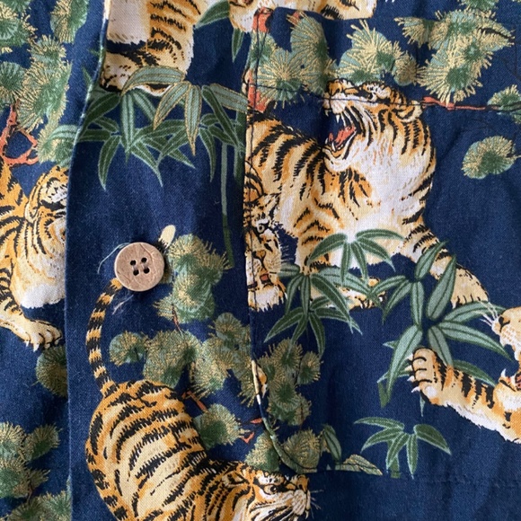 EUC Naked & Famous Men’s Aloha Shirt tiger print - Picture 3 of 5